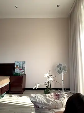 Hott Lolla online show from September 14, 2025, 6:45 am