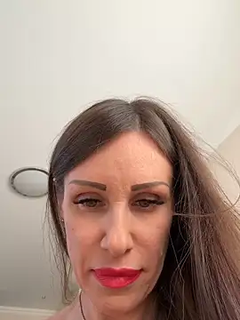 Hott Lolla online show from September 16, 2025, 6:14 am