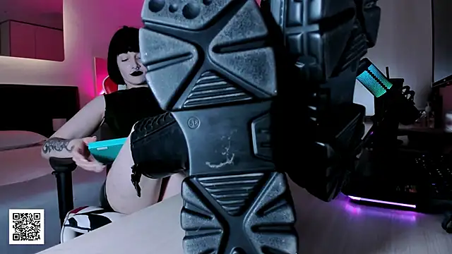  Goddess Misha  online show from November 26, 2025, 9:05 pm