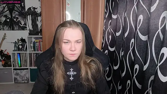 stellablondy online show from June 25, 2026, 1:15 pm