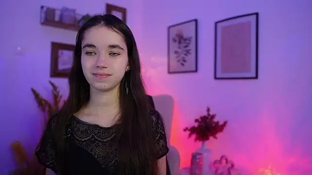 Gia Paige18 online show from November 25, 2025, 2:17 pm