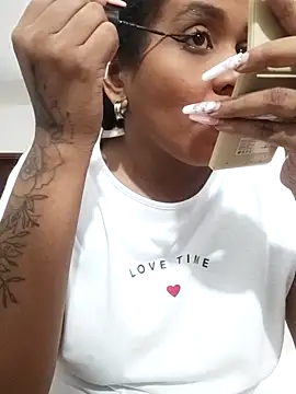 ELLA KELLY online show from November 8, 2025, 11:43 am