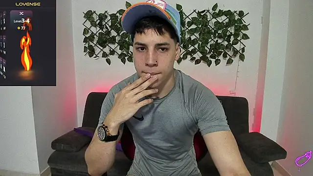 jonathanjoestar  online show from December 11, 2024, 8:50 pm