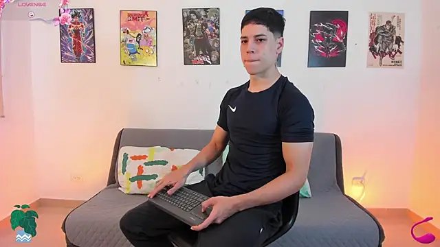 jonathanjoestar  online show from November 17, 2025, 9:31 pm