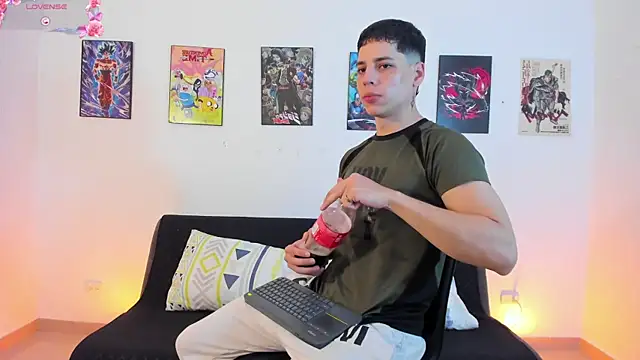 jonathanjoestar  online show from December 15, 2025, 10:14 pm