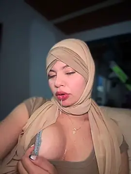 Snapshot of lalilamassu1 chatting on February 12, 2026, 11:05 am lalilamassu1 online show from February 12, 2026, 11:05 am