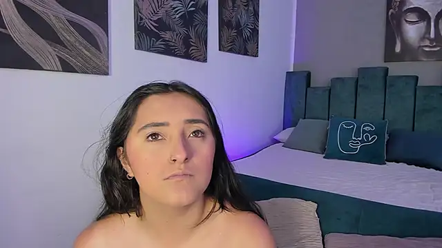 Kathia Morelli online show from November 1, 2025, 11:45 am