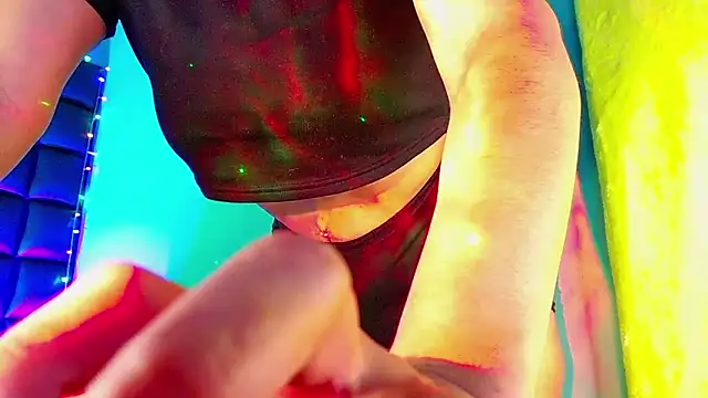 kuromi69 online show from December 22, 2024, 4:28 am