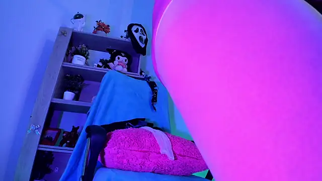 kuromi69 online show from June 26, 2026, 5:23 am