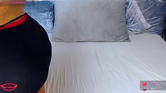 Snapshot of Valeri_wow_Boobs chatting on December 12, 2024, 6:42 pm Valeri wow Boobs online show from December 12, 2024, 6:42 pm