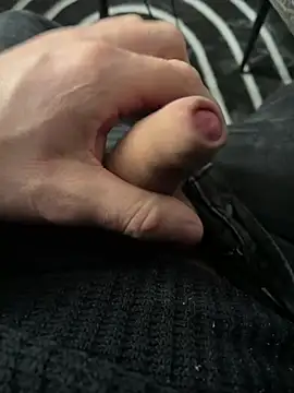 Snapshot of dimitriei chatting on February 13, 2025, 9:51 am dimitriei online show from February 13, 2025, 9:51 am