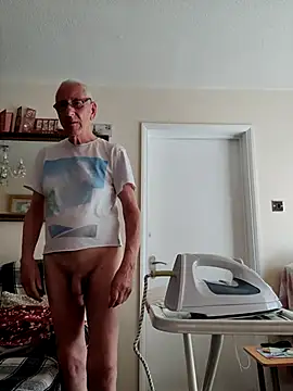 Snapshot of cutaboverest chatting on May 24, 2026, 3:06 pm cutaboverest online show from May 24, 2026, 3:06 pm