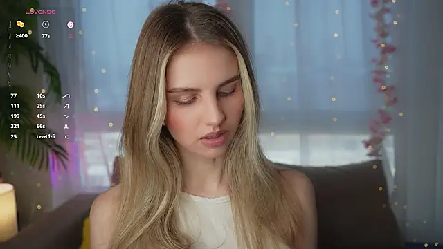 Snapshot of Fluffy-Angel chatting on December 9, 2024, 8:44 am Fluffy-Angel online show from December 9, 2024, 8:44 am