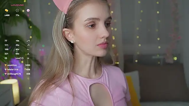 Snapshot of Fluffy-Angel chatting on December 25, 2024, 3:17 pm Fluffy-Angel online show from December 25, 2024, 3:17 pm