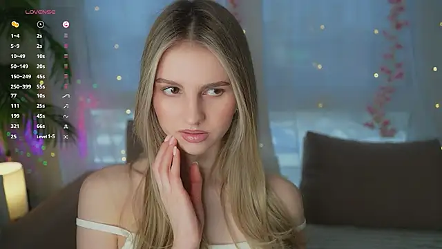 Snapshot of Fluffy-Angel chatting on January 14, 2025, 8:20 am Fluffy-Angel online show from January 14, 2025, 8:20 am