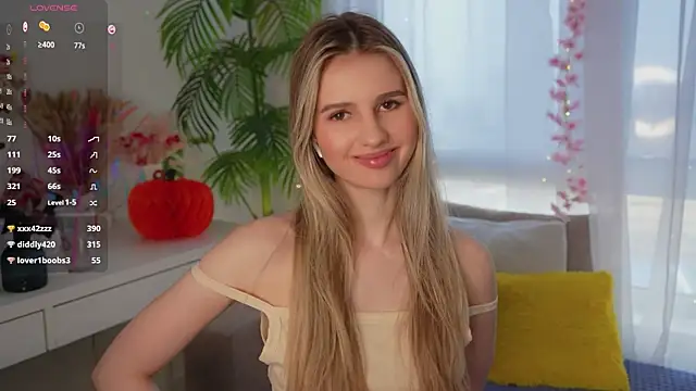 Snapshot of Fluffy-Angel chatting on March 17, 2025, 11:42 am Fluffy-Angel online show from March 17, 2025, 11:42 am