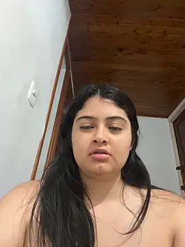 Stephania 18 online show from October 5, 2025, 8:29 pm