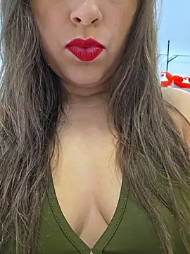 Snapshot of GatitaXD27 chatting on October 30, 2025, 9:55 am GatitaXD27 online show from October 30, 2025, 9:55 am