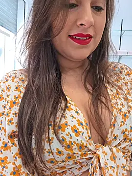 Snapshot of GatitaXD27 chatting on November 25, 2025, 9:53 am GatitaXD27 online show from November 25, 2025, 9:53 am