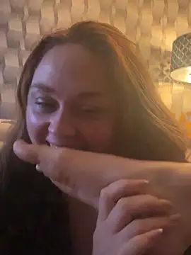 Curvyloveandhim online show from July 6, 2026, 10:23 pm