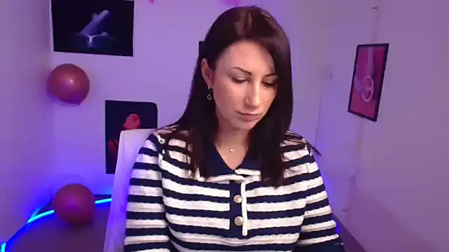 Loren Moa online show from March 19, 2025, 12:45 pm