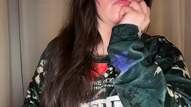 Sandysecret online show from March 17, 2026, 9:29 pm