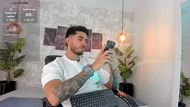 Snapshot of Nate_franco chatting on January 7, 2026, 4:04 am Nate franco online show from January 7, 2026, 4:04 am