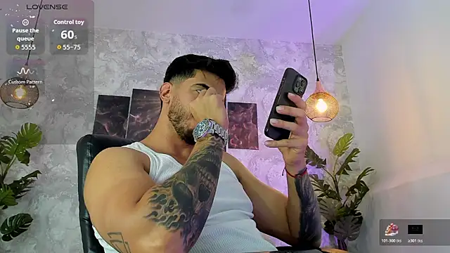 Snapshot of Nate_franco chatting on January 14, 2026, 4:07 am Nate franco online show from January 14, 2026, 4:07 am