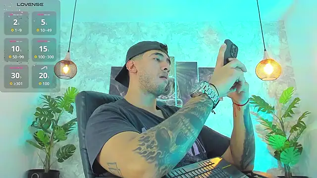 Snapshot of Nate_franco chatting on February 3, 2026, 4:10 am Nate franco online show from February 3, 2026, 4:10 am