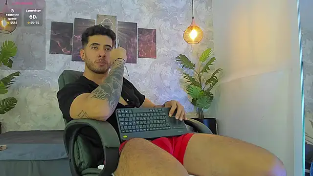 Snapshot of Nate_franco chatting on February 11, 2026, 3:33 am Nate franco online show from February 11, 2026, 3:33 am