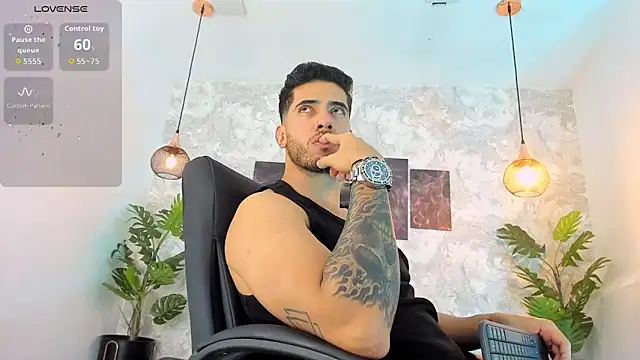 Snapshot of Nate_franco chatting on February 25, 2026, 4:44 am Nate franco online show from February 25, 2026, 4:44 am