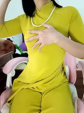    Erin    online show from January 17, 2026, 1:32 am