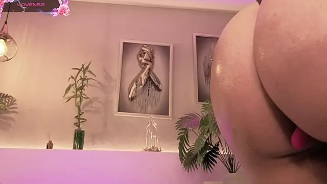 Snapshot of samanthaevanss1 chatting on February 7, 2026, 2:26 am samanthaevanss1 online show from February 7, 2026, 2:26 am