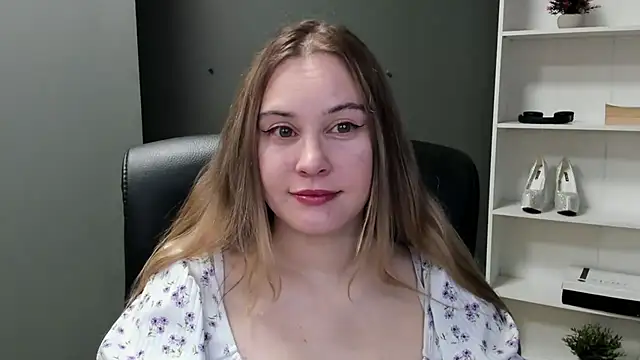 kitty valeria online show from March 18, 2026, 9:51 pm