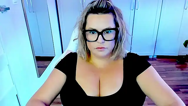 teaseDiana online show from June 9, 2026, 6:03 am