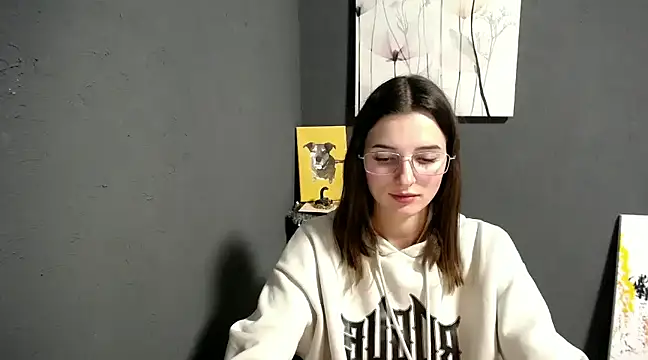 lady olivia  online show from December 10, 2024, 5:00 pm