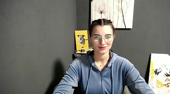 lady olivia  online show from December 11, 2024, 4:42 pm