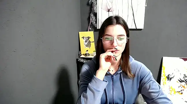 lady olivia  online show from January 7, 2025, 5:42 pm