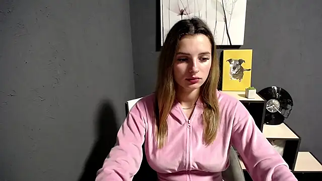 lady olivia  online show from September 12, 2025, 3:01 pm