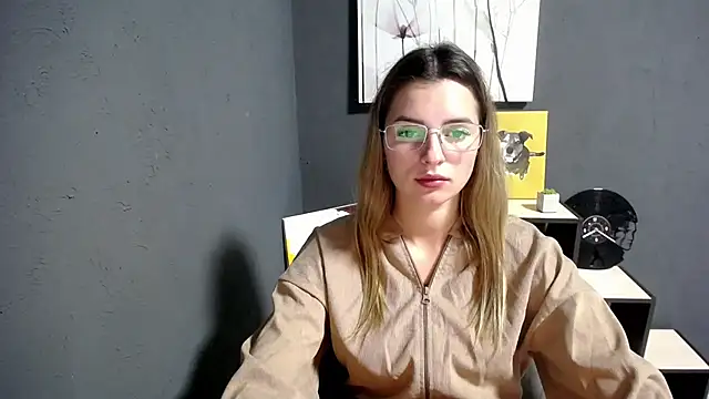 lady olivia  online show from October 7, 2025, 5:10 pm