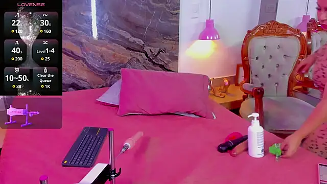 Alisson zambrano online show from March 18, 2025, 7:53 pm