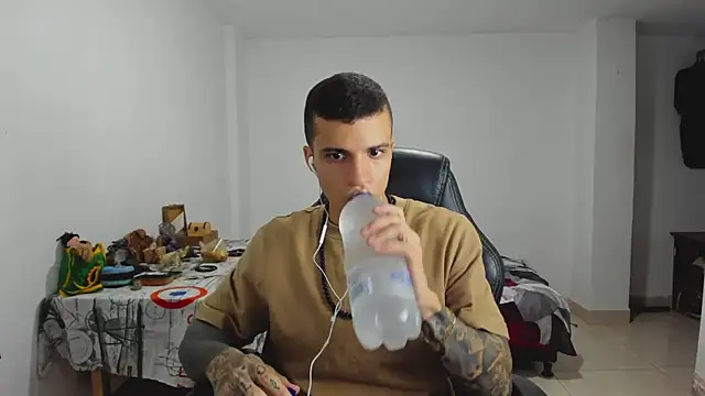 Snapshot of Balo_lovers chatting on January 23, 2025, 2:07 pm Balo lovers online show from January 23, 2025, 2:07 pm