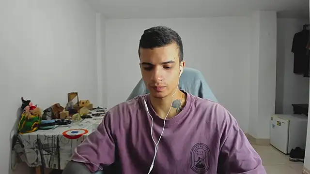 Snapshot of Balo_lovers chatting on February 1, 2025, 2:02 pm Balo lovers online show from February 1, 2025, 2:02 pm