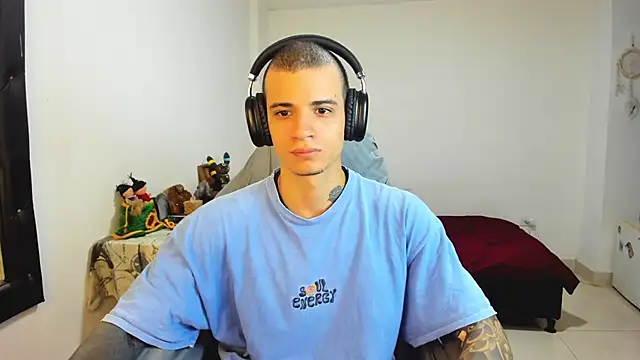 Snapshot of Balo_lovers chatting on March 13, 2025, 2:01 pm Balo lovers online show from March 13, 2025, 2:01 pm