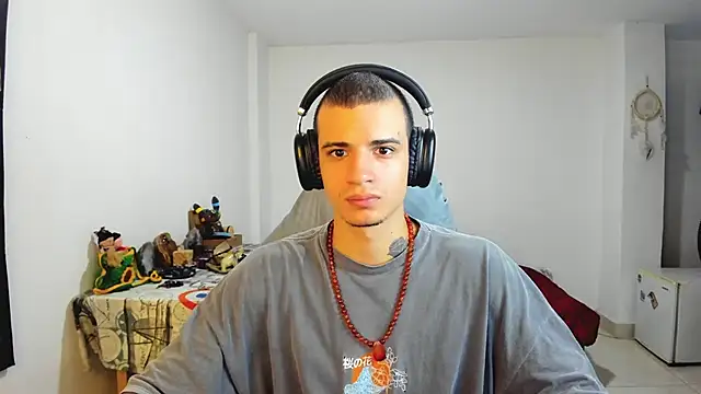 Snapshot of Balo_lovers chatting on March 18, 2025, 2:15 pm Balo lovers online show from March 18, 2025, 2:15 pm