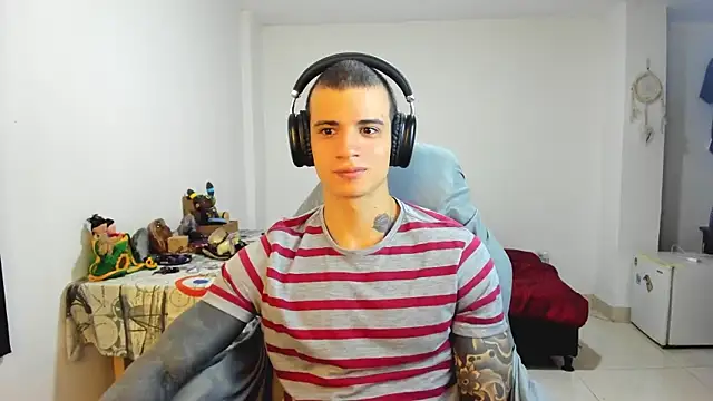 Snapshot of Balo_lovers chatting on March 19, 2025, 1:29 pm Balo lovers online show from March 19, 2025, 1:29 pm