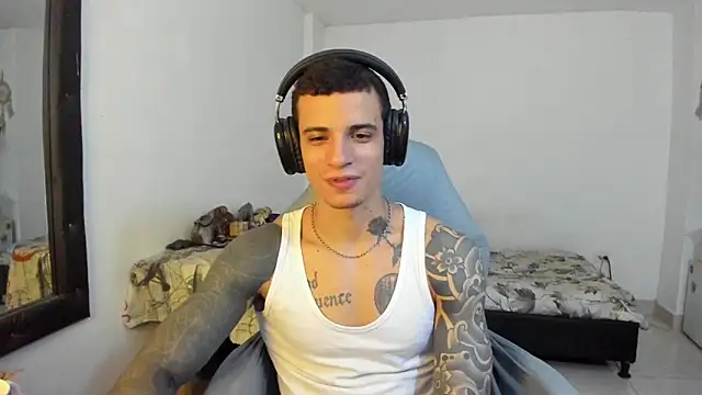 Snapshot of Balo_lovers chatting on October 29, 2025, 2:52 pm Balo lovers online show from October 29, 2025, 2:52 pm