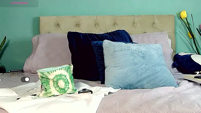 yanella fire online show from March 8, 2026, 11:25 am