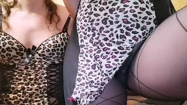 LadyAndTransy online show from October 21, 2025, 10:10 pm