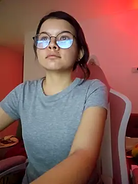 Snapshot of azumiichan chatting on November 19, 2025, 12:21 am azumiichan online show from November 19, 2025, 12:21 am